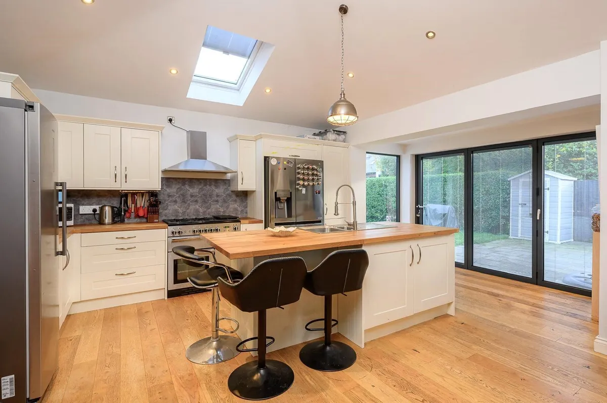 Hawks Nest Gardens East, Alwoodley, LS17