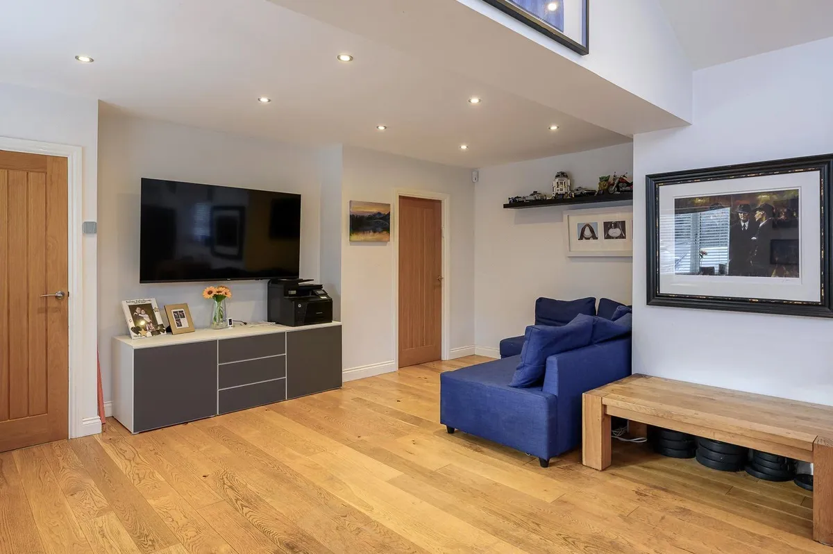 Hawks Nest Gardens East, Alwoodley, LS17
