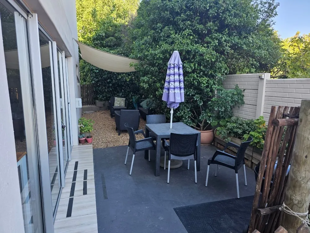 South Africa, Western Cape, Heldervue, Frangipani Street, 12