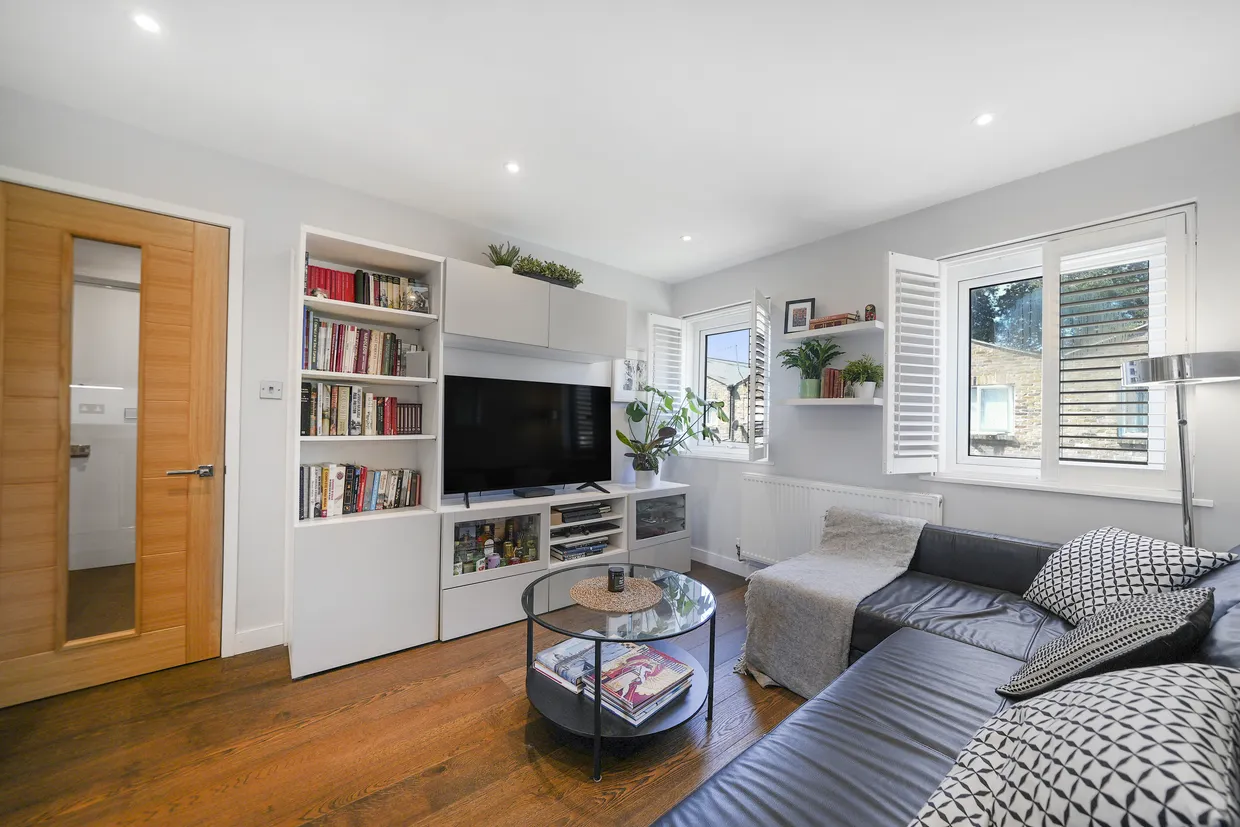 Cubitt Terrace, London, SW4 photo 1