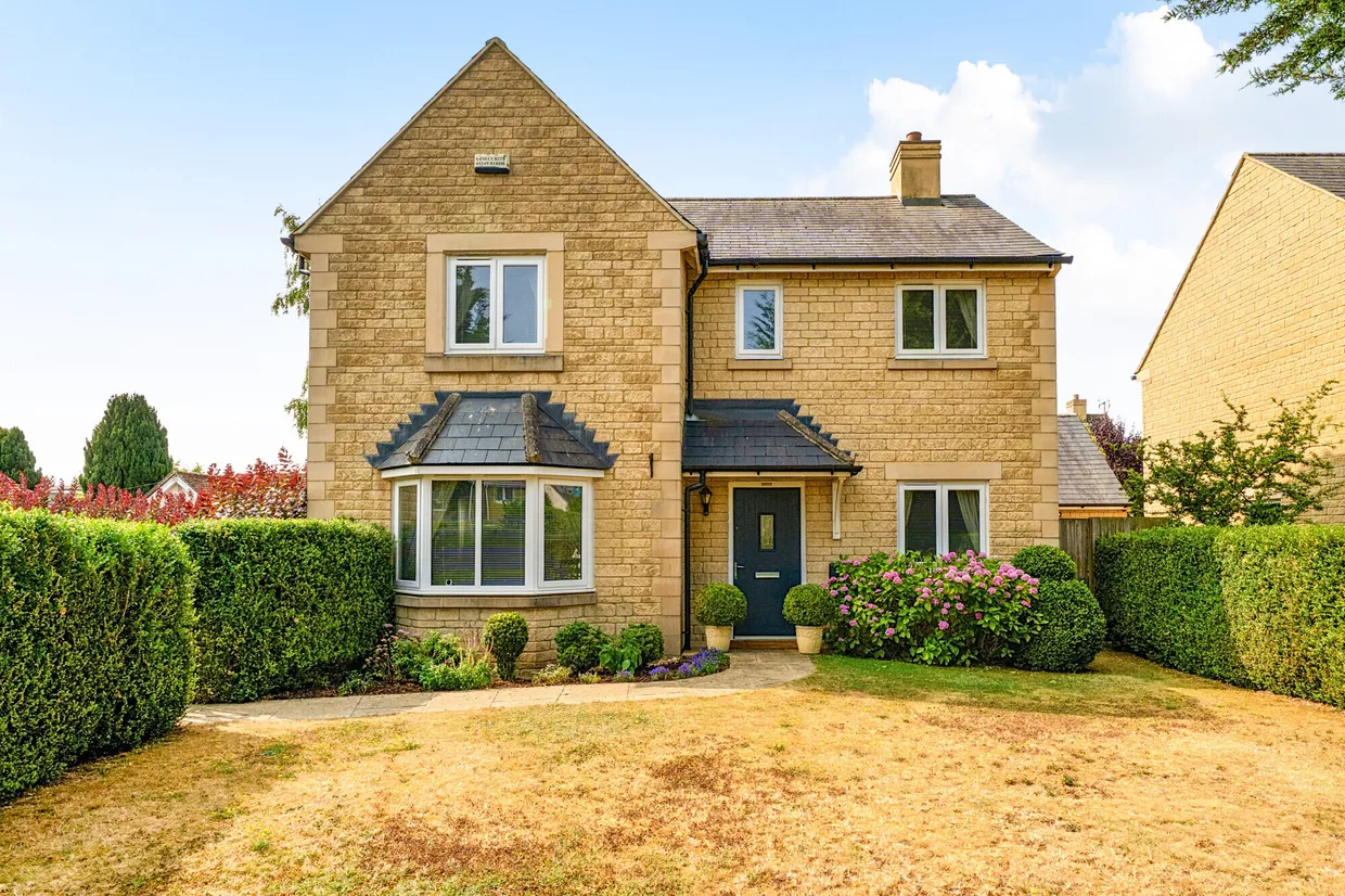 Two Ways Close, Stroud, GL6 photo 1