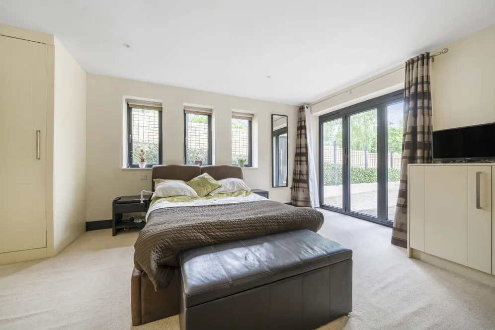 Holden Road, Woodside Park, N12 photo 6