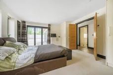 Holden Road, Woodside Park, N12 photo 14