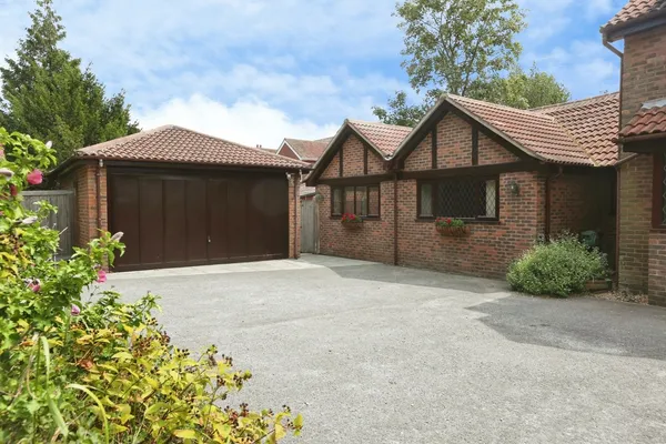Brook Lane, Sarisbury Green, Southamp...