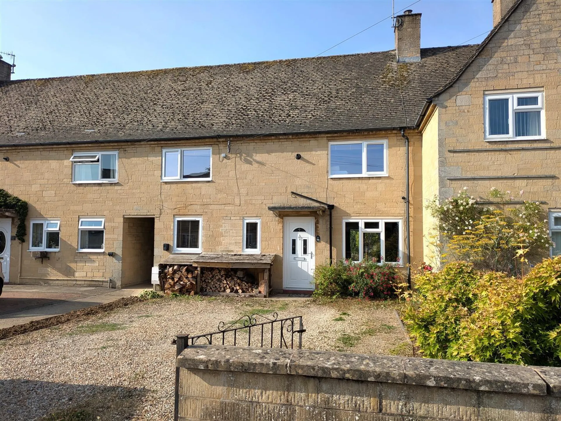 Property photo top 0