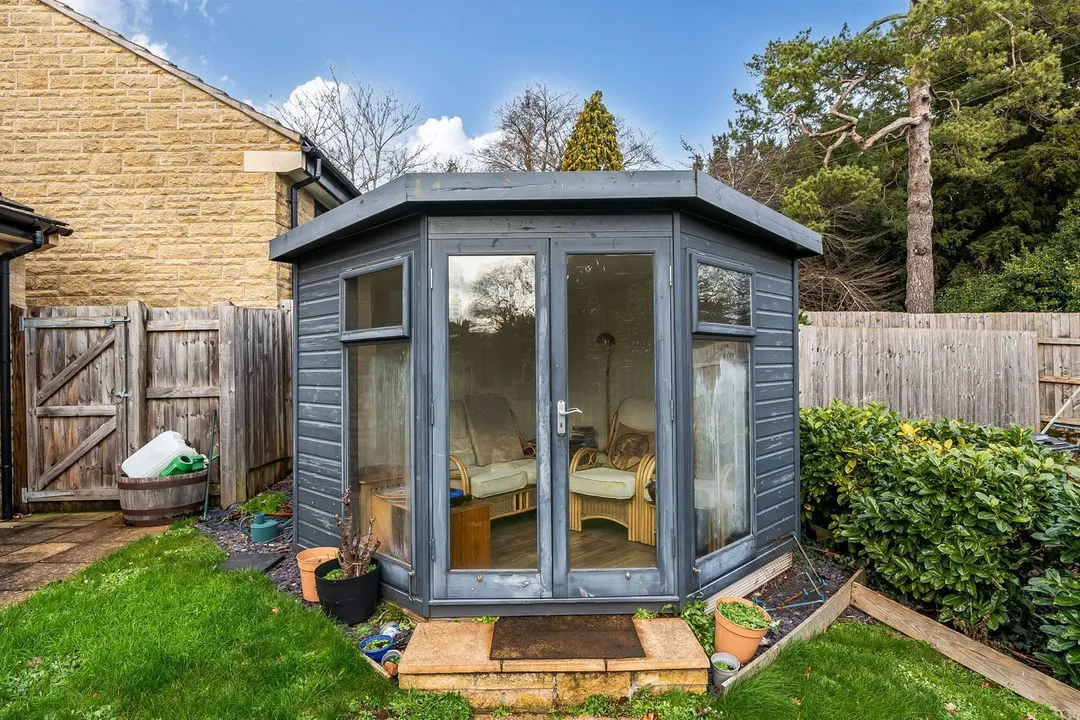 https://mr0.homeflow-assets.co.uk/files/photo/image/47961/9366/_x_/53691513.jpg