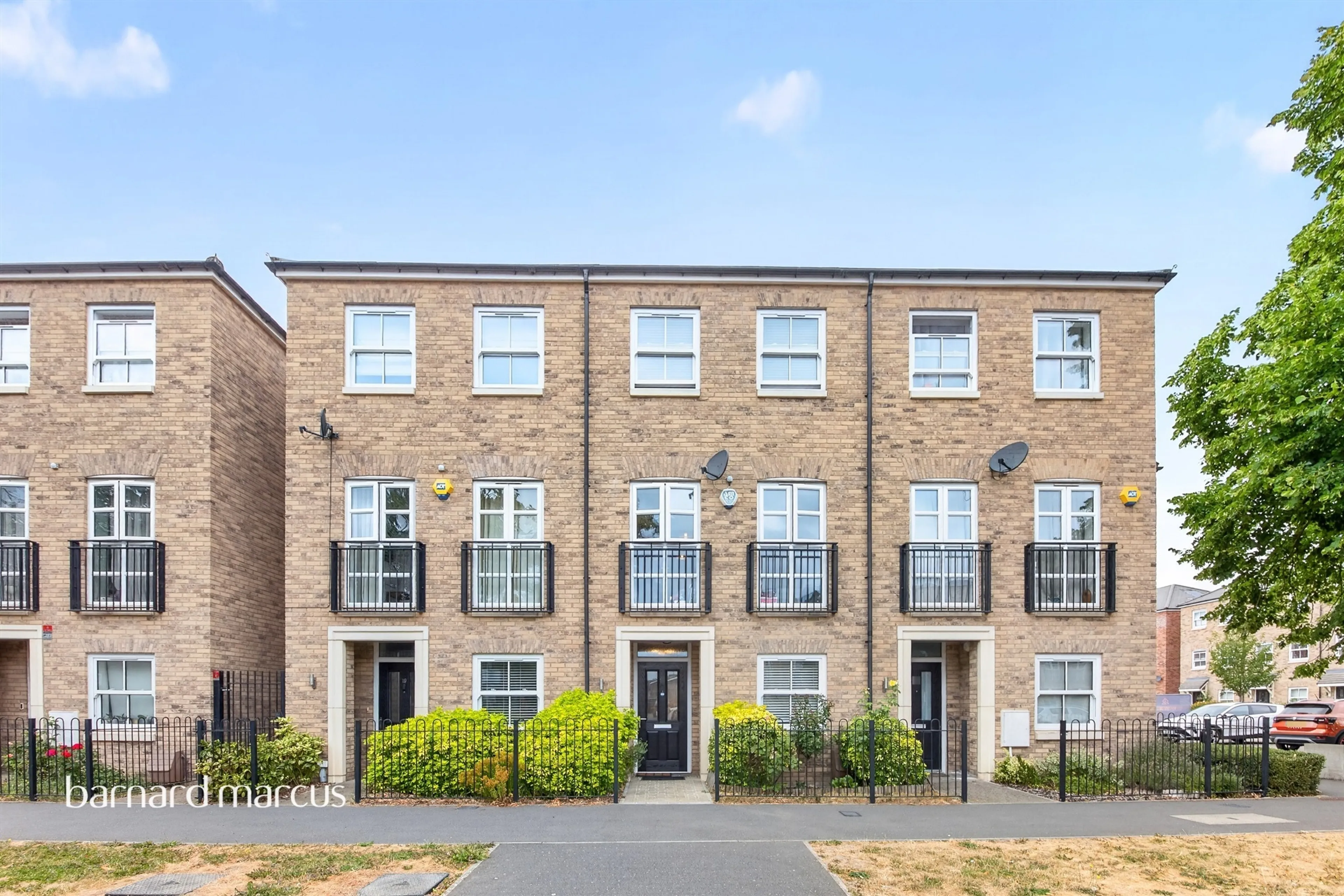 Property at Lovegrove Way, London