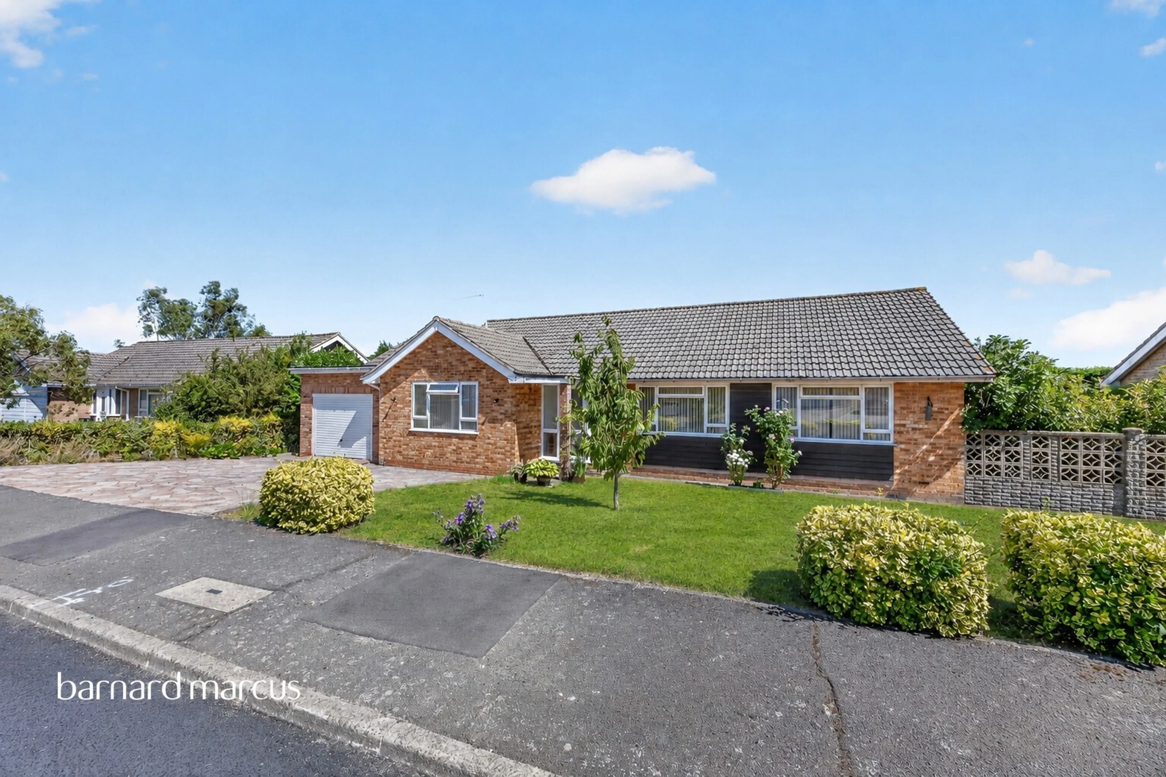Property at Field End, Coulsdon