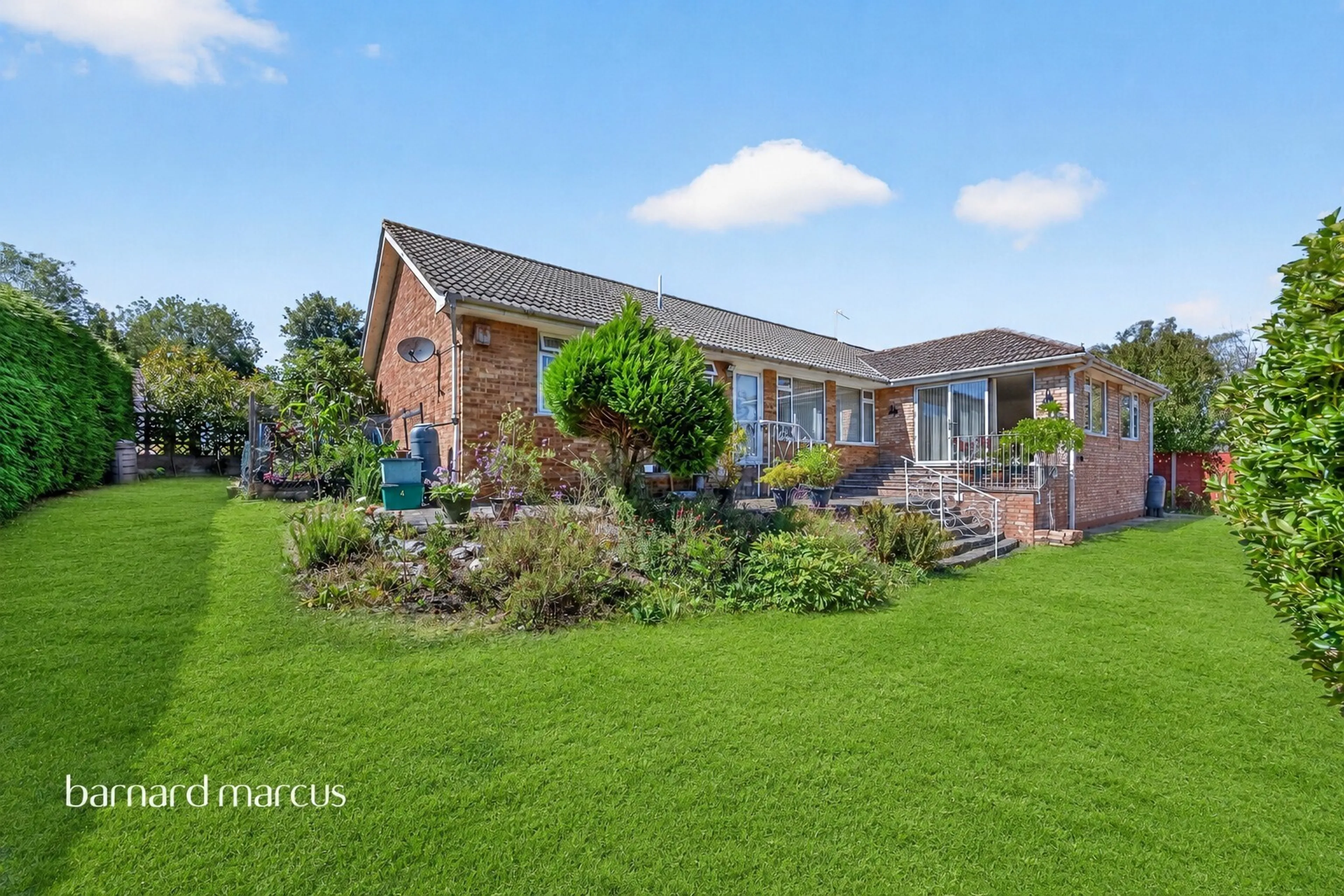 Property at Field End, Coulsdon