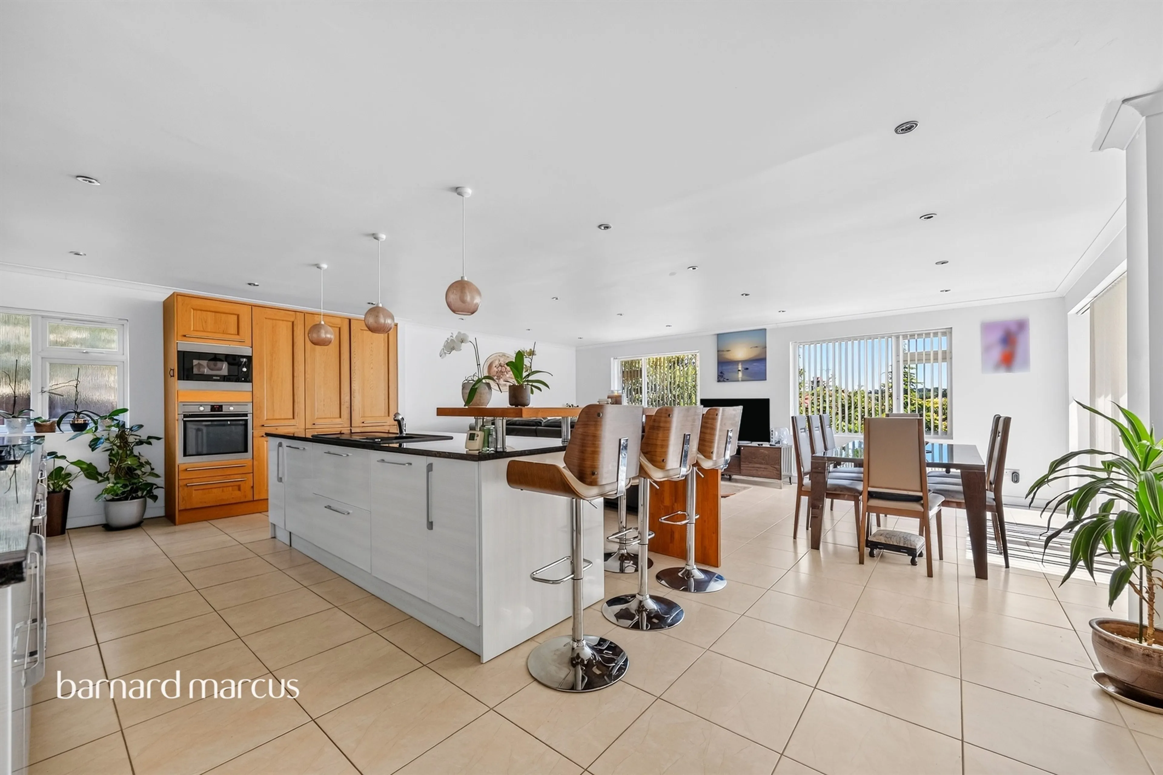 Property at Field End, Coulsdon