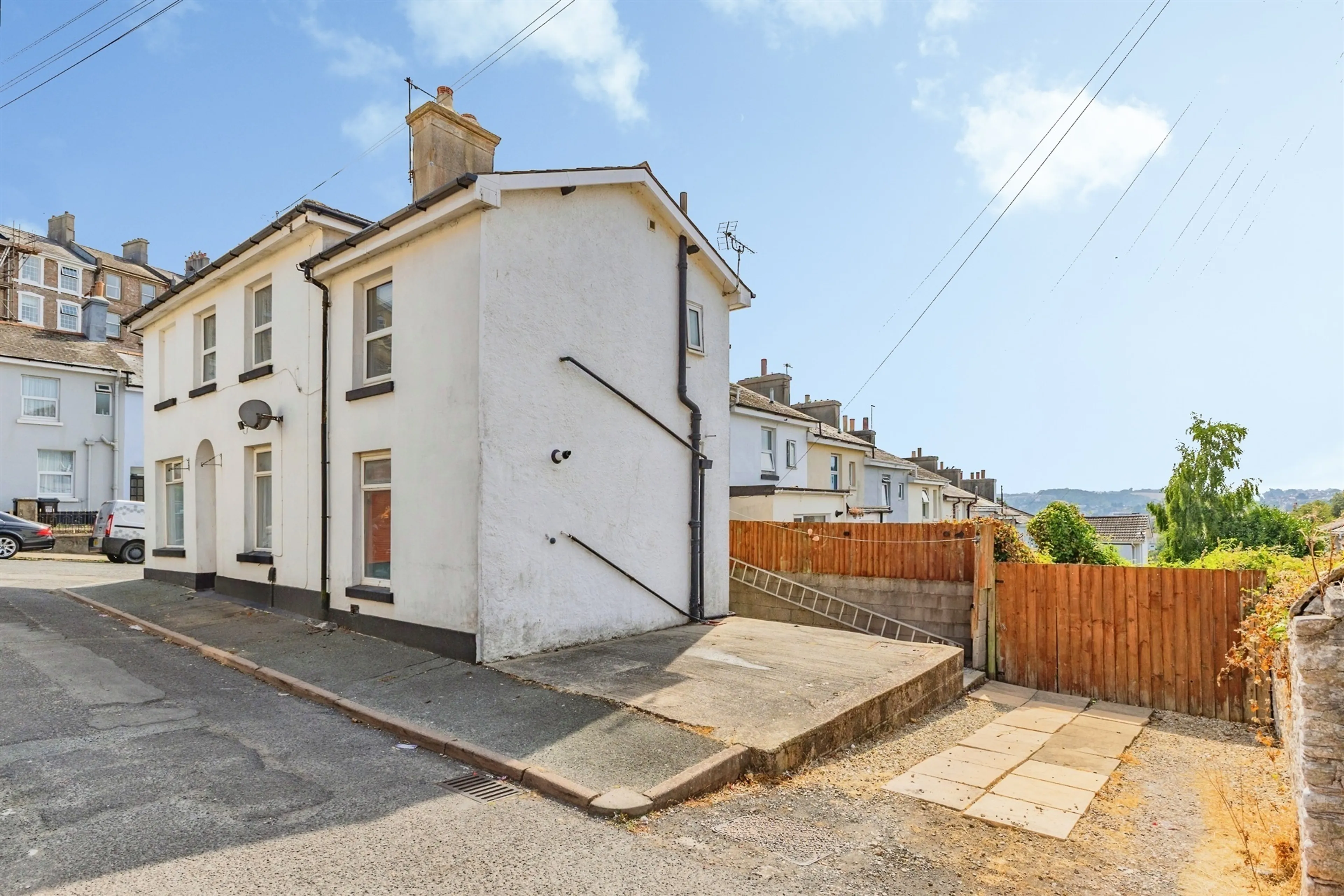 Property photo 0