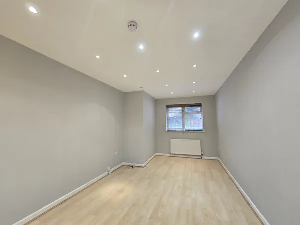 Finchley Road, Golders Green, NW11