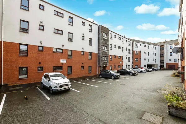 Campbell Close, Hamilton, South Lanar...