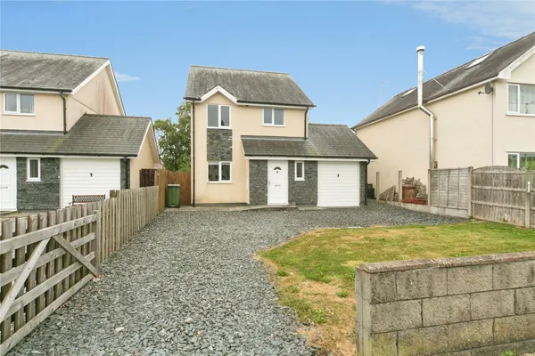 Llanrug, Caernarfon, Gwynedd, LL55