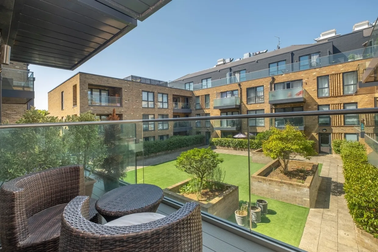 Swan Street, Isleworth, TW7 photo 1