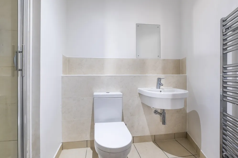 Drayton Green Road West Ealing W13 photo 3