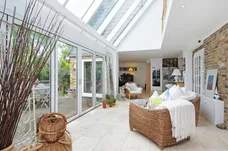 Riverside Drive, Esher KT10 photo 6