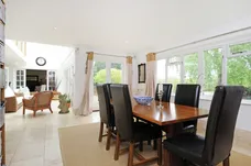 Riverside Drive, Esher KT10 photo 7