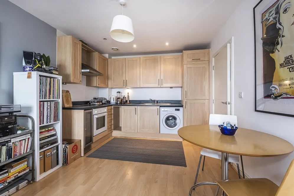 Drayton Green Road West Ealing W13 photo 9