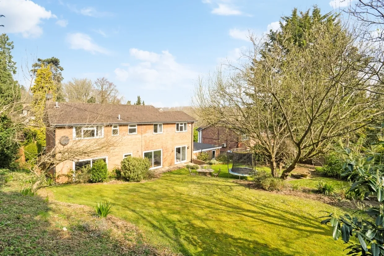 Oak End Way Gerrards Cross SL9 photo 7