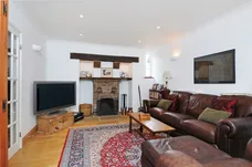 Riverside Drive, Esher KT10 photo 10