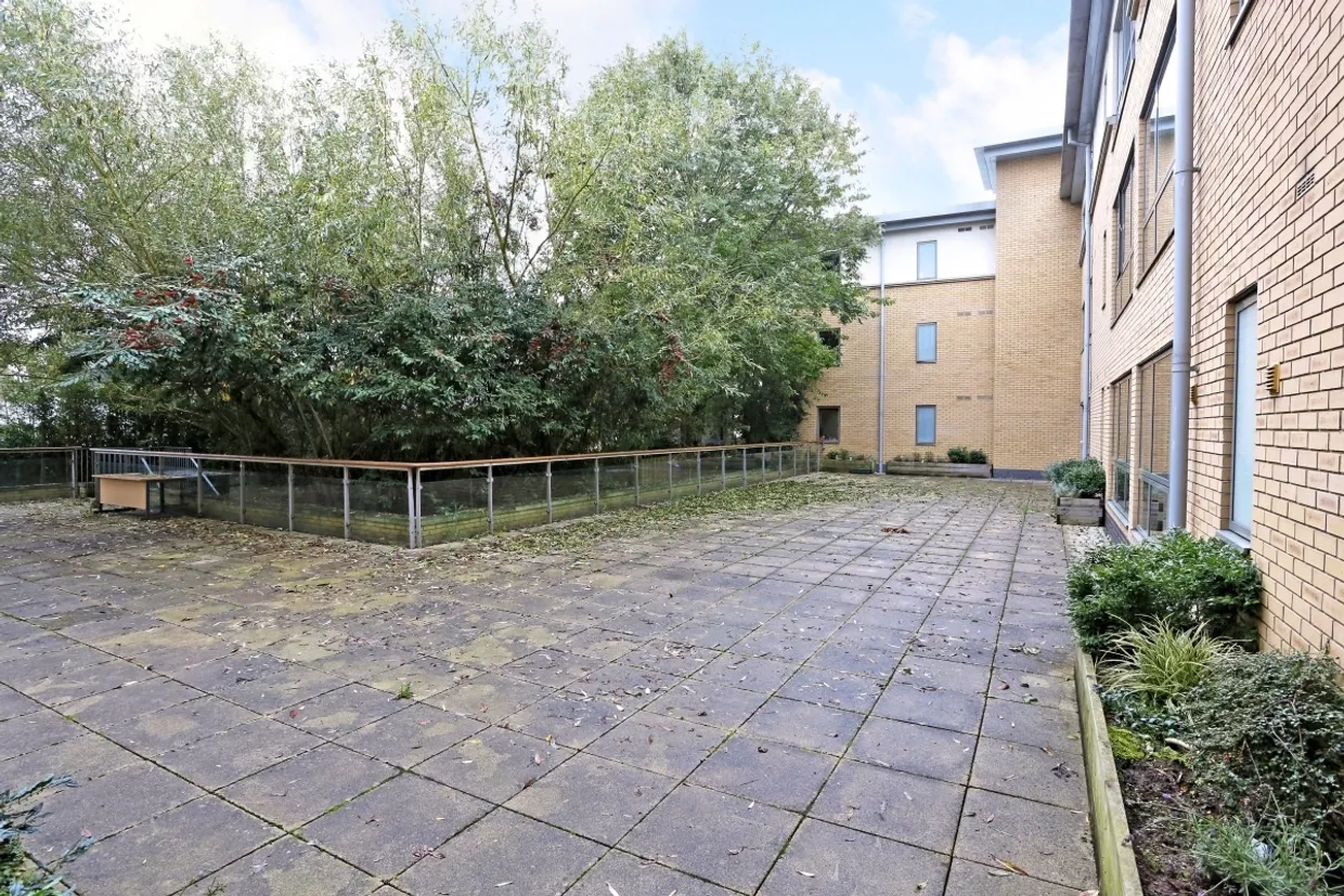 Ryemead Boulevard High Wycombe HP11 photo 12
