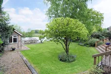 Riverside Drive, Esher KT10 photo 17