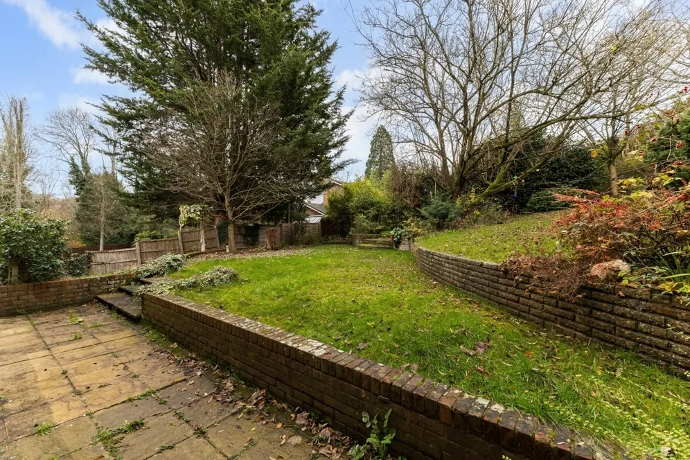 Oak End Way Gerrards Cross SL9 photo 25
