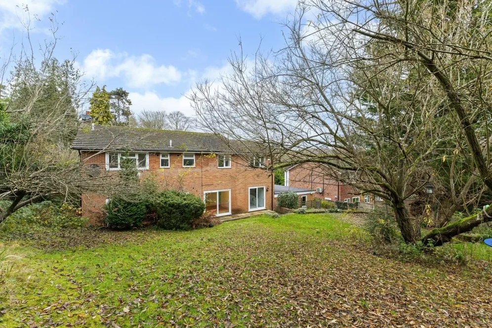 Oak End Way Gerrards Cross SL9 photo 27