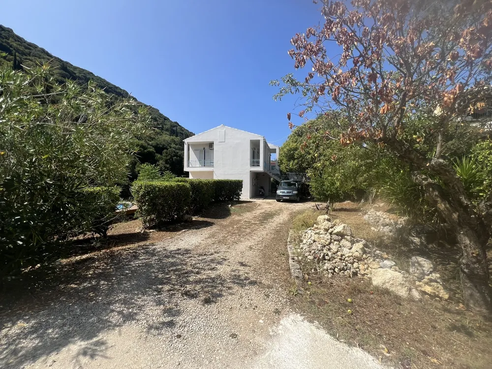 WHISPERS HOUSE, Prinilas, Corfu