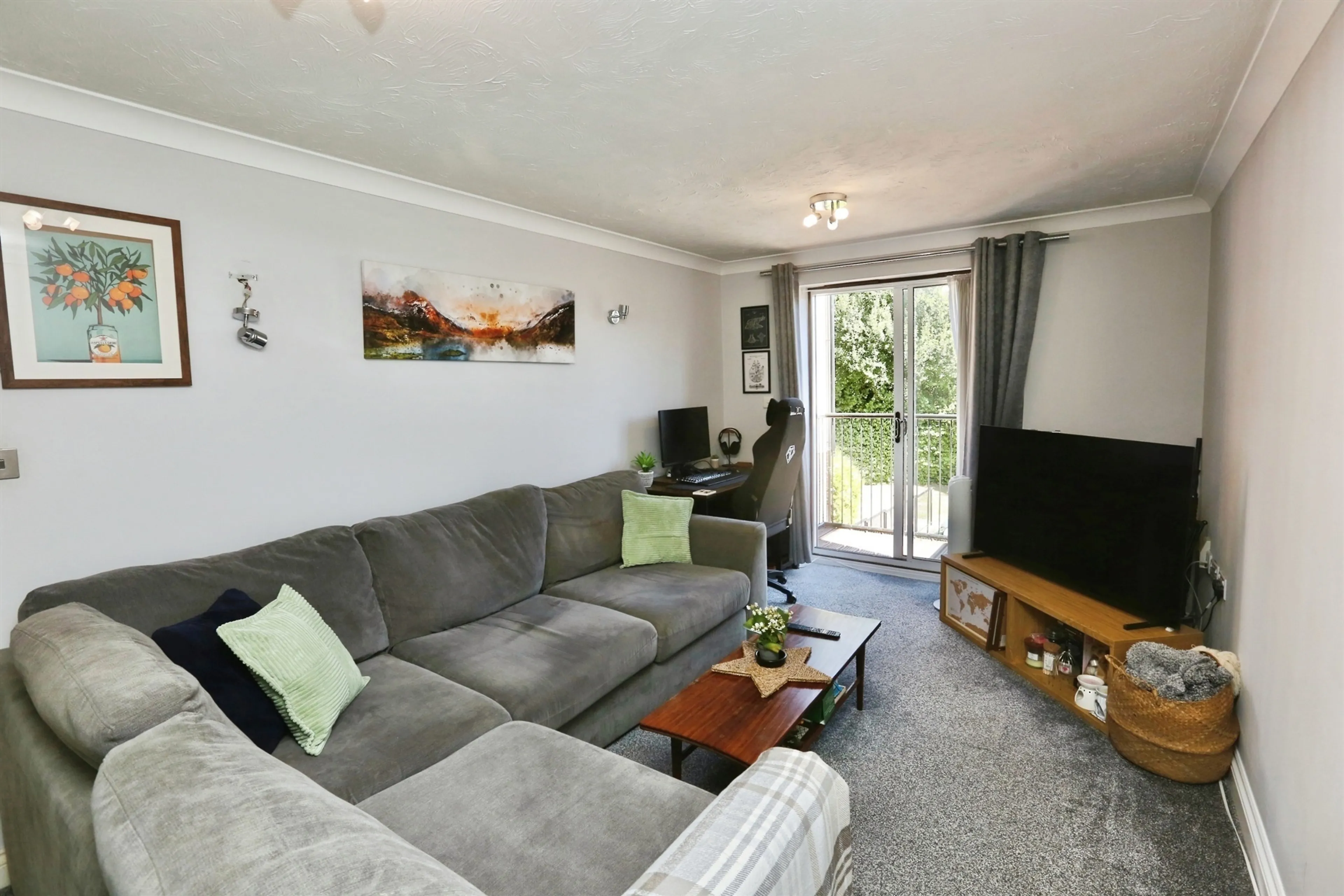 Property at Midanbury Lane, Southampton