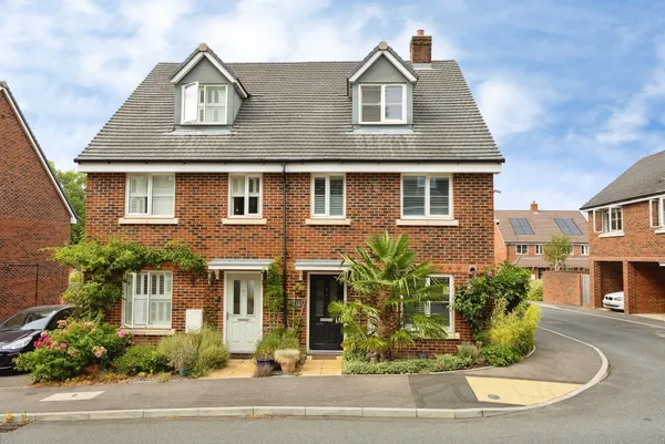 Brickwork Avenue, Liphook, Hampshire,...