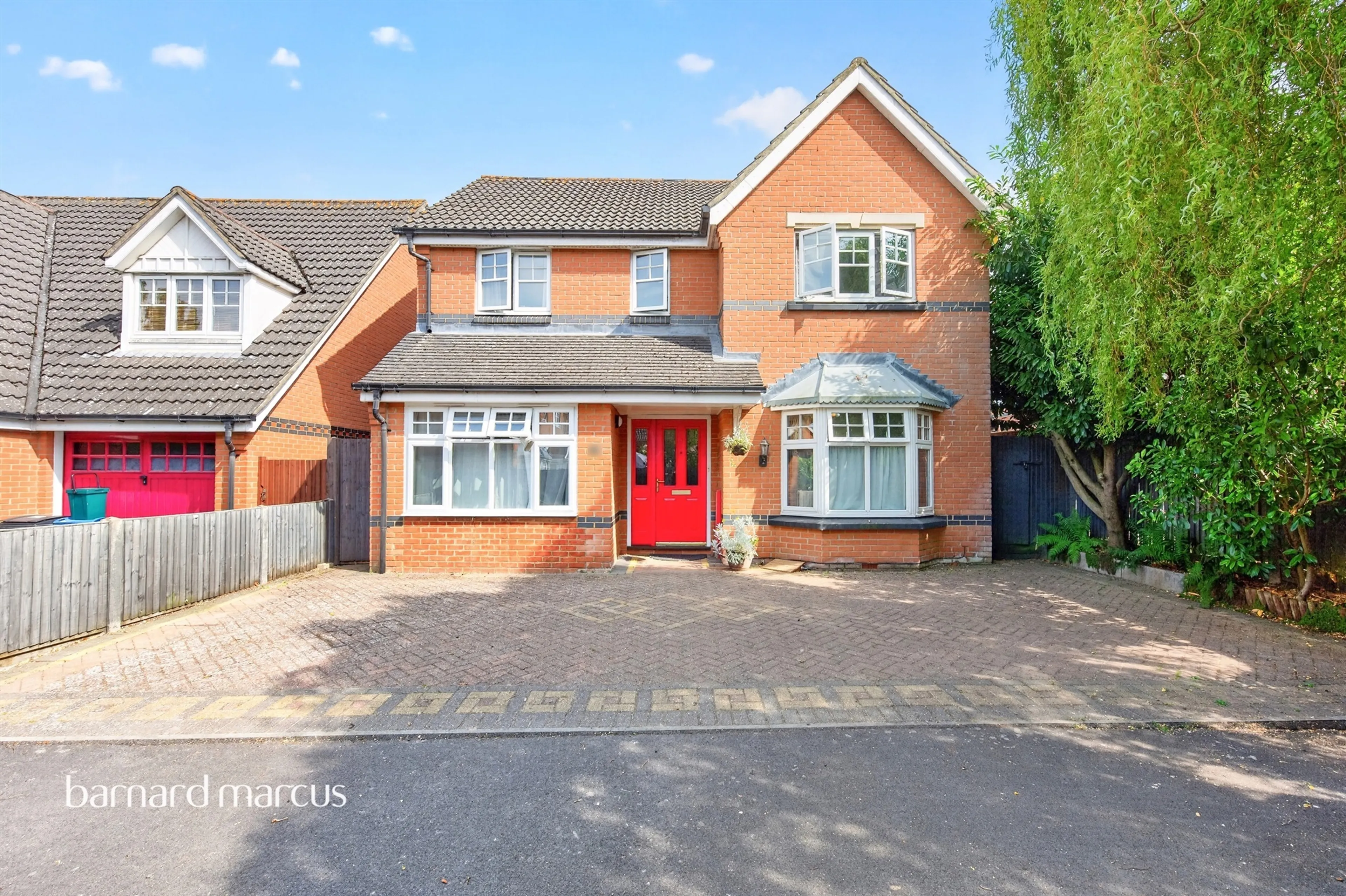 Property at Woodall Close, Chessington