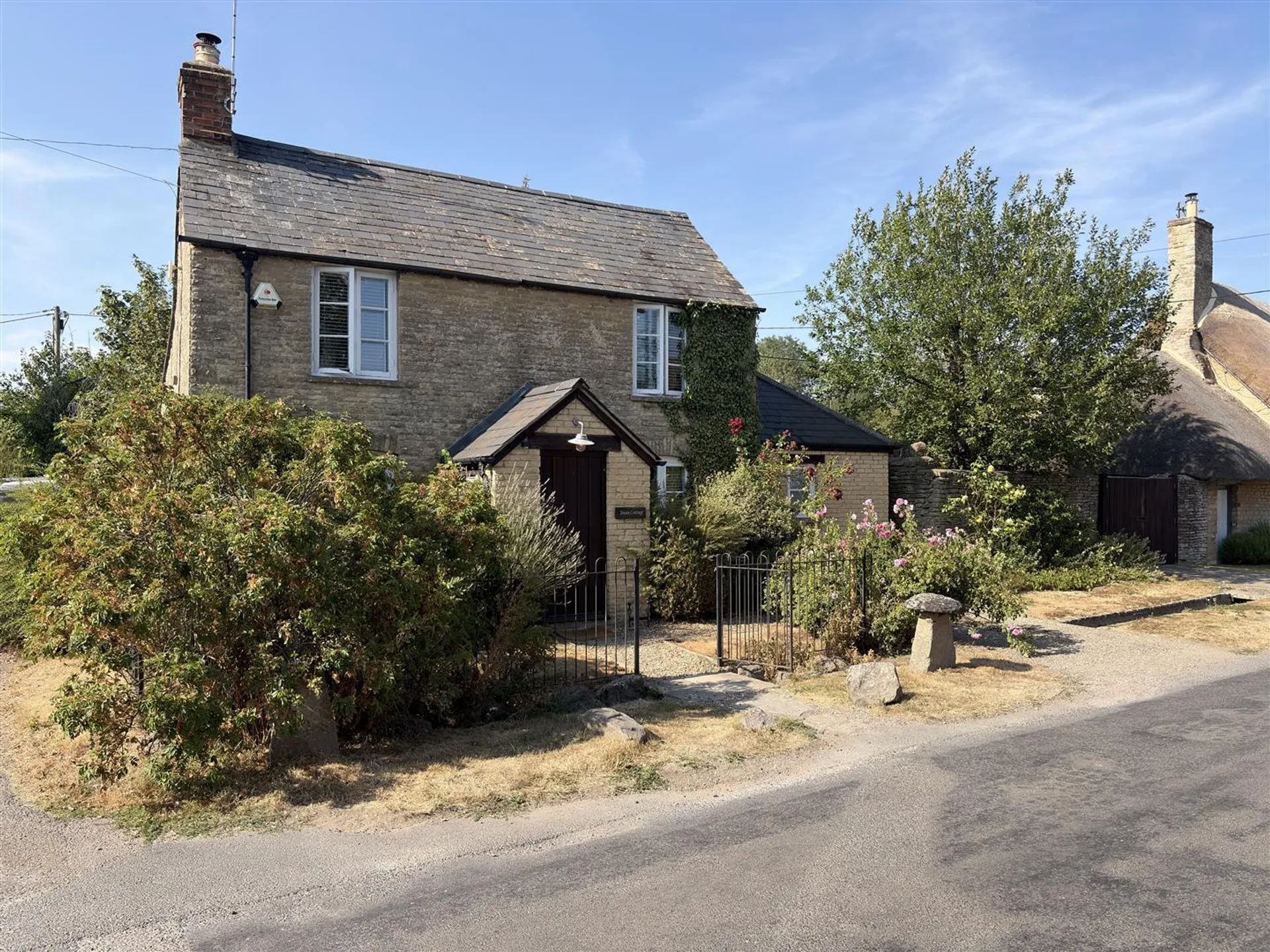 Property photo top 0