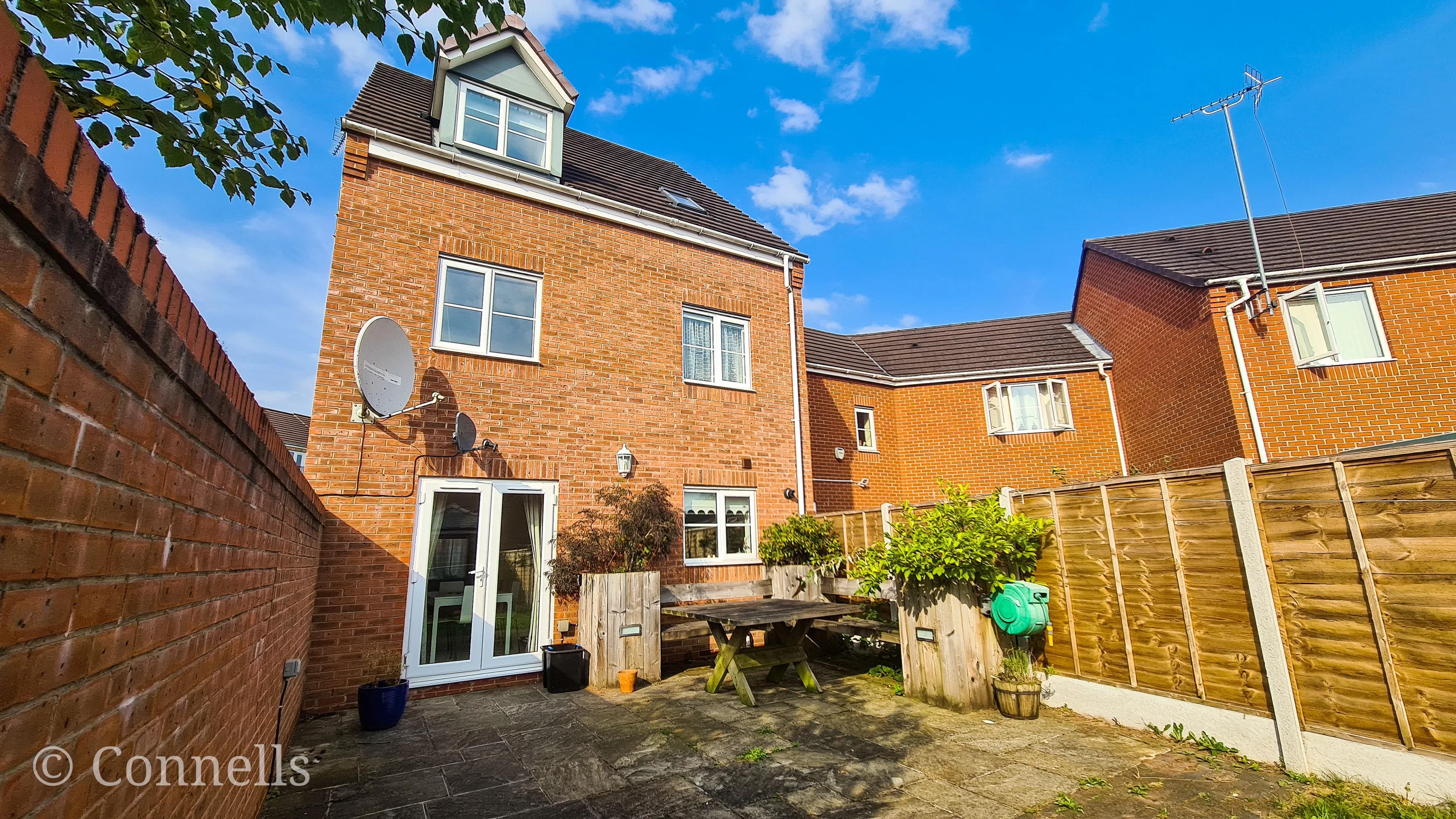 Property photo 0