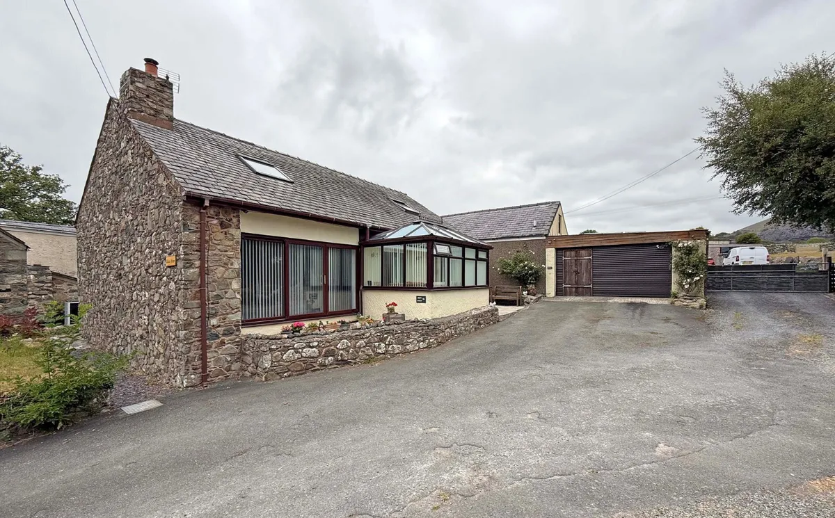 Llanllechid, Bangor, Gwynedd, LL57