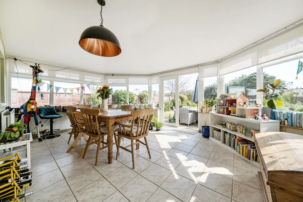 Oakfield Avenue, Chichester, PO20 photo 4