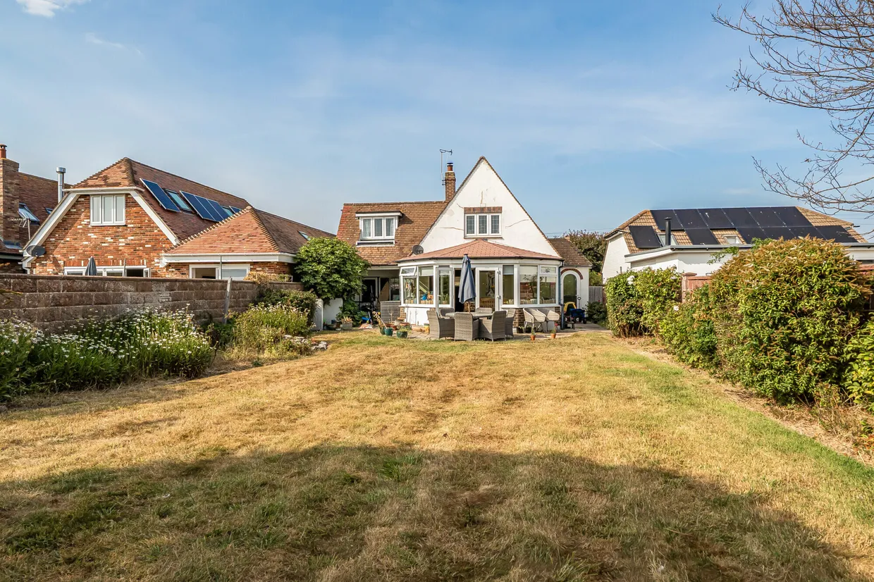 Oakfield Avenue, Chichester, PO20 photo 9