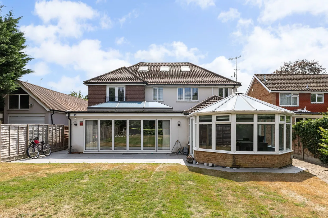 Heathfield Road, Bushey, WD23 photo 2