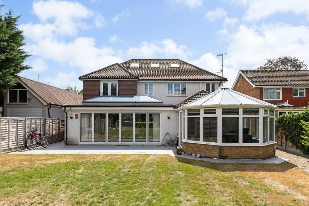 Heathfield Road, Bushey, WD23 photo 2