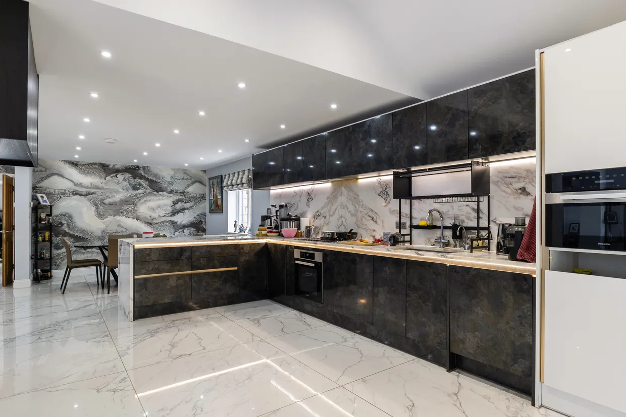 Heathfield Road, Bushey, WD23 photo 6