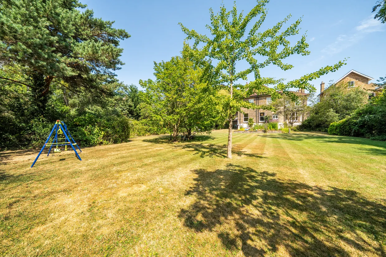 Court Road, London, SE9 photo 23
