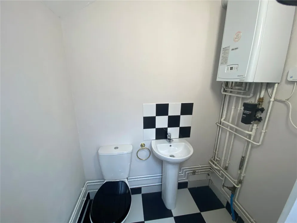 Property carousel item 14