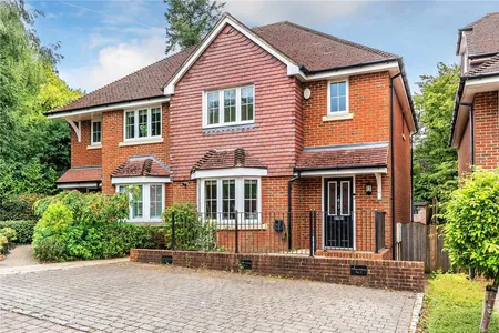 Park Mews, Oxted, RH8