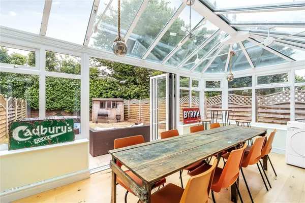Park Mews, Oxted, RH8 photo 4