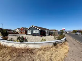 Mountbatten Drive, Eastbourne thumb 2