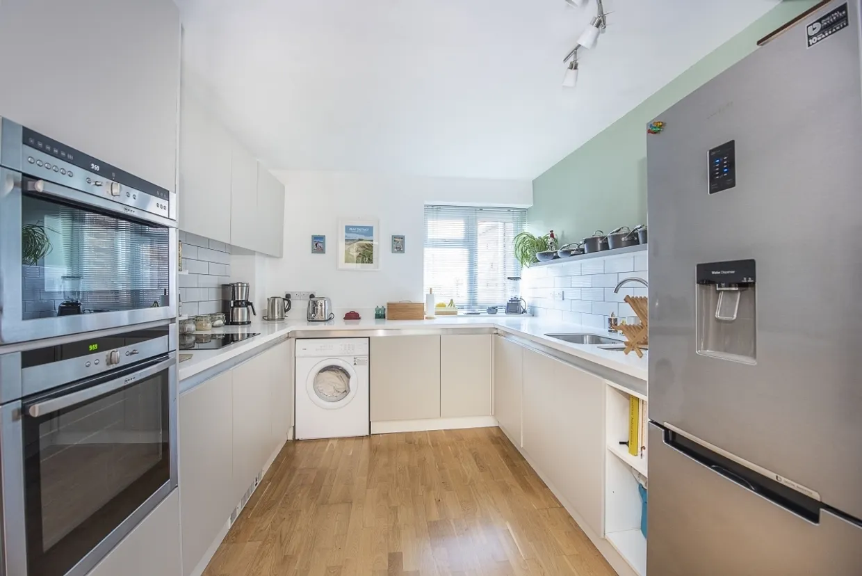 Cumberland Close, Twickenham, TW1 photo 1