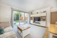 Cumberland Close, Twickenham, TW1 photo 2