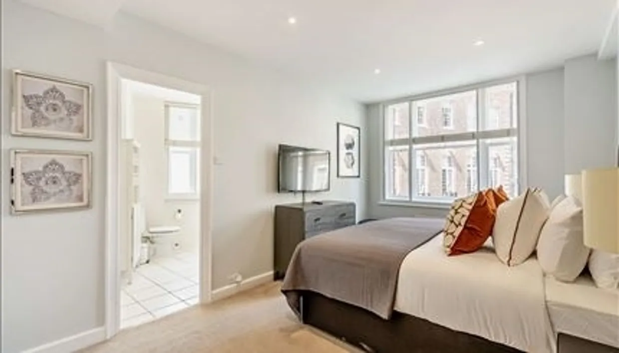 Hill Street Mayfair W1J photo 5