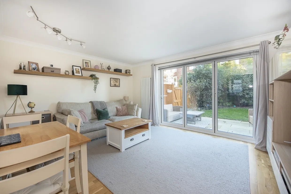 Cumberland Close, Twickenham, TW1 photo 3